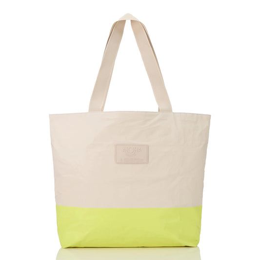 Aloha Collection Dipped Day Tripper - Highlighter on Sandstone
